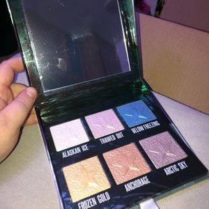Jeffree Star supreme frost highlighter palette